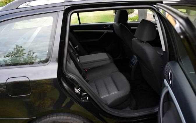 Skoda Octavia cena 24900 przebieg: 243700, rok produkcji 2011 z Pisz małe 154